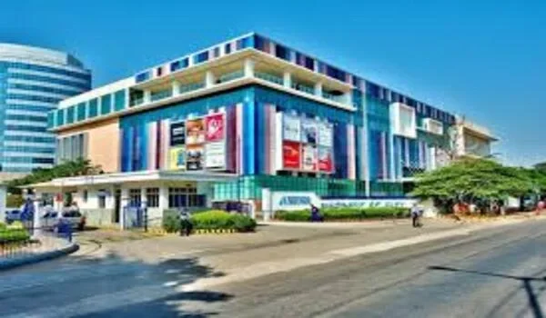 Featured Image of Park Square Mall
